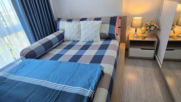 2 bedrooms, iron/ironing board, WiFi, bed sheets
