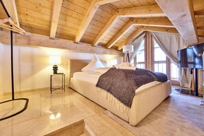 2 Schlafzimmer, Schreibtisch, Bügeleisen/Bügelbrett, Reisekinderbett