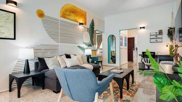 Smart TV, computer monitors