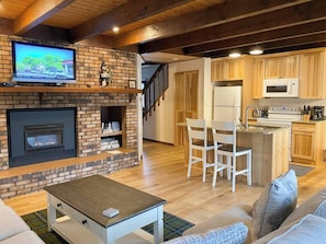 Smart TV, fireplace