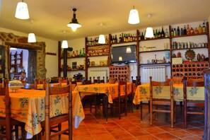House | Dining - Hillside Retreat Near 5 Terre (Casarza Ligure)
