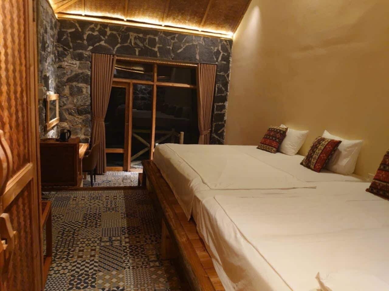 Deluxe Double or Twin Room, Hill View | Desk, laptop workspace, free WiFi