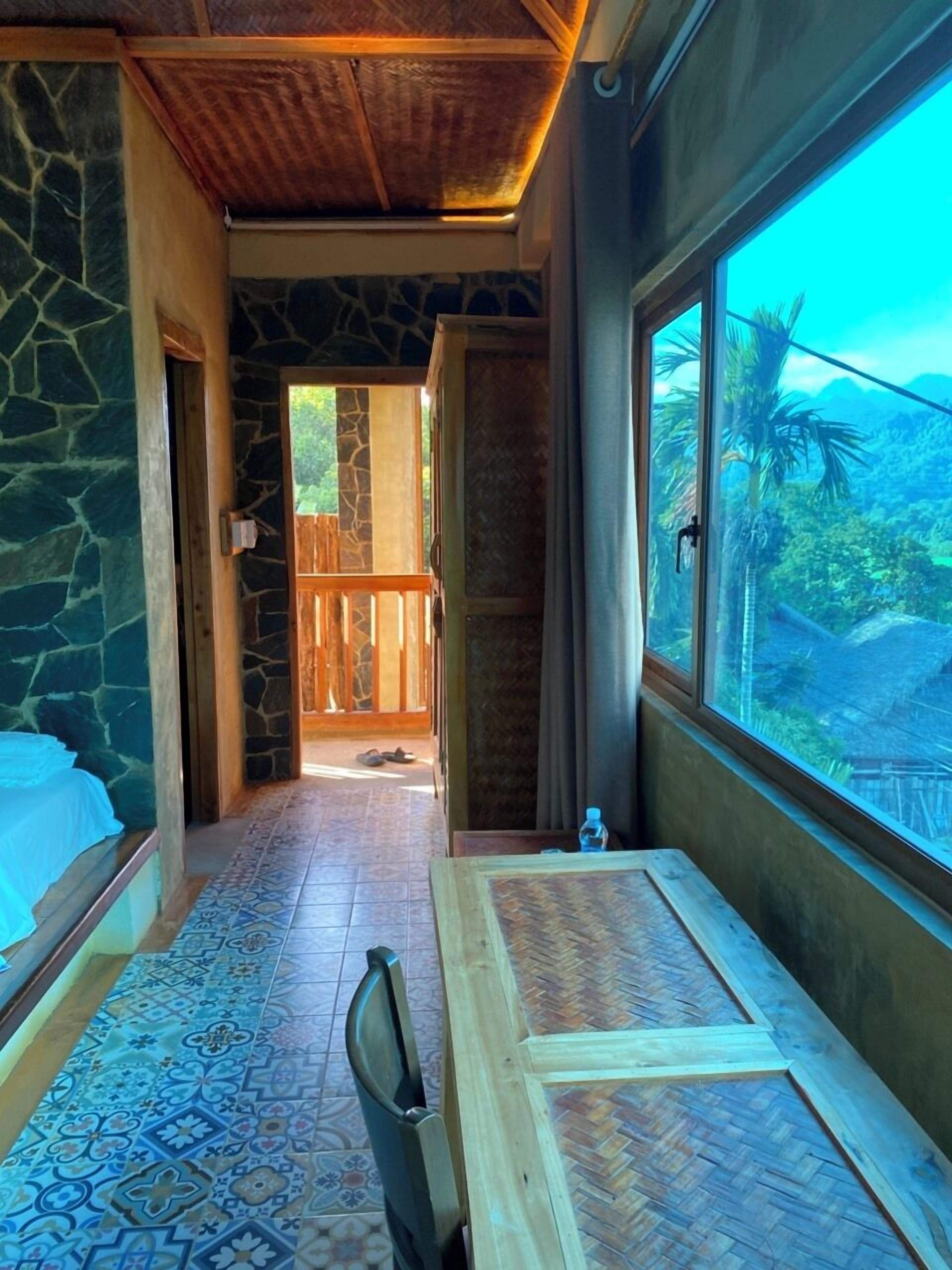 Quarto casal ou duplo luxo, vista para a colina | Escrivaninha, espaço de trabalho para notebook, Wi-Fi de cortesia