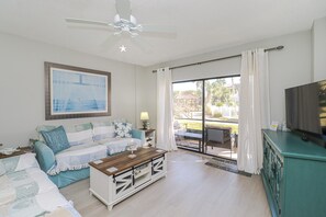 Smart TV, books - Ocean Village Club Q17 Near Ocean Two Bedroom Condo (St. Augustine)