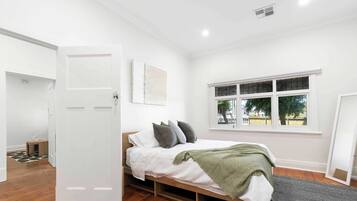 3 bedrooms, iron/ironing board, WiFi