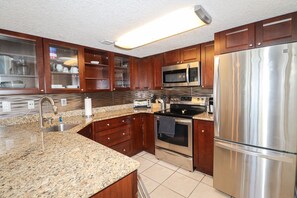 Réfrigérateur, cafetière/bouilloire