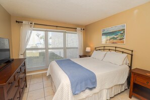 2 bedrooms, iron/ironing board, free WiFi, bed sheets - Tradewinds Condominiums 161 (St. Augustine)