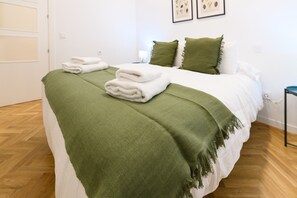 3 chambres, fer et planche à repasser, accès au Wi-Fi (inclus)
