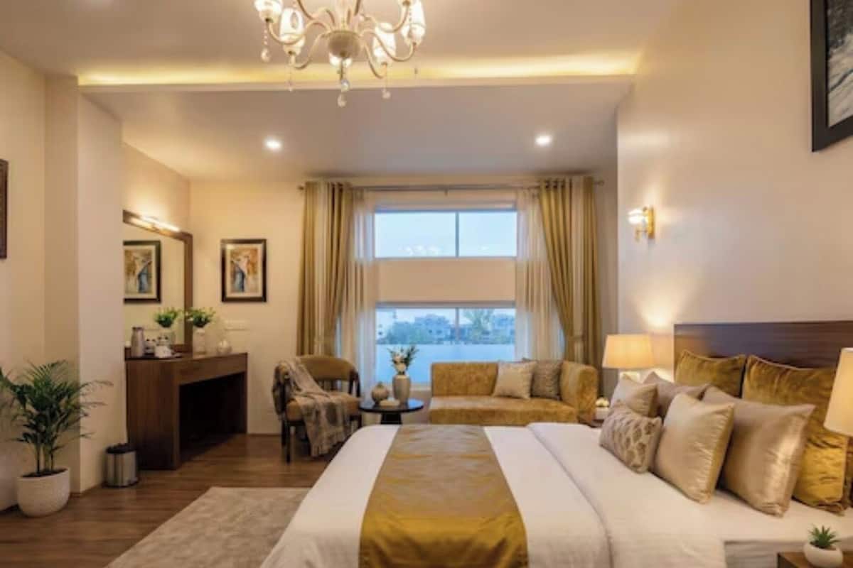 Meja, langsir/tirai gelap terus, seterika/papan seterika, Wi-fi percuma