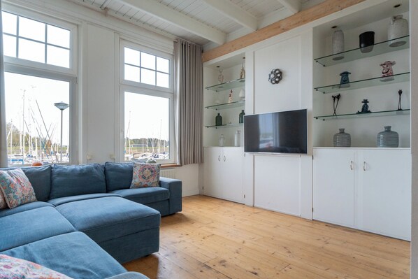 Smart TV - Port property in Wemeldinge (Wemeldinge)