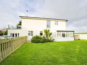 Exterior - A stunning, upside-down five-bedroom home located in Pendoggett (bodmin)