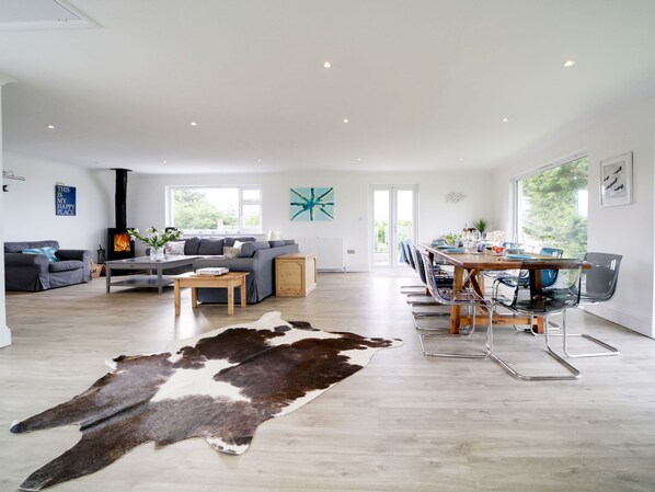 Dining - A stunning, upside-down five-bedroom home located in Pendoggett (bodmin)