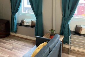 Living area - Maryport Cozy Apartment Retreat (Maryport)