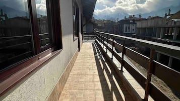 Apartment, 2 Bedrooms, Accessible, Balcony | Balcony