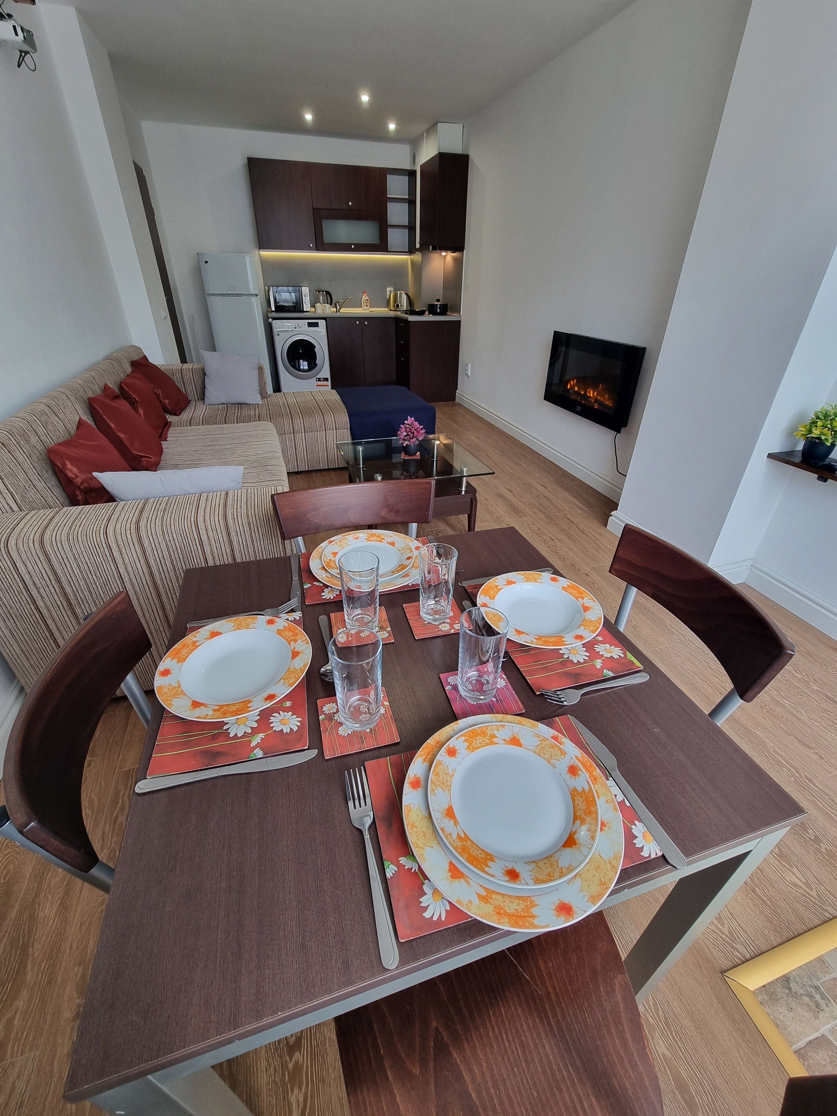 Apartment, 2 Bedrooms, Accessible, Balcony | Dining room