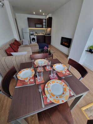 Departamento, 2 habitaciones, con acceso para personas discapacitadas, balcón | Comedor