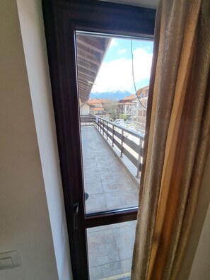 Apartment, 2 Bedrooms, Accessible, Balcony | Interior