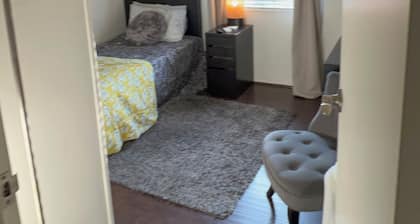 Charming Twin room next the The Clairmont Colleges Cal Poly Pomona