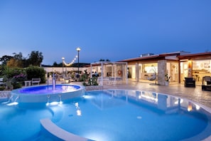 House | Pool