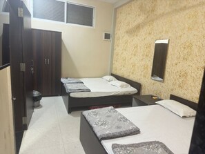 Free WiFi, bed sheets