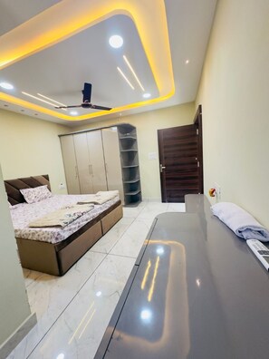 Kamar Double Deluks, pemandangan kota | Wi-Fi gratis dan seprai linen