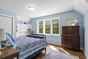 4 makuuhuonetta, työpöytä, silitysrauta/-lauta, ilmainen Wi-Fi