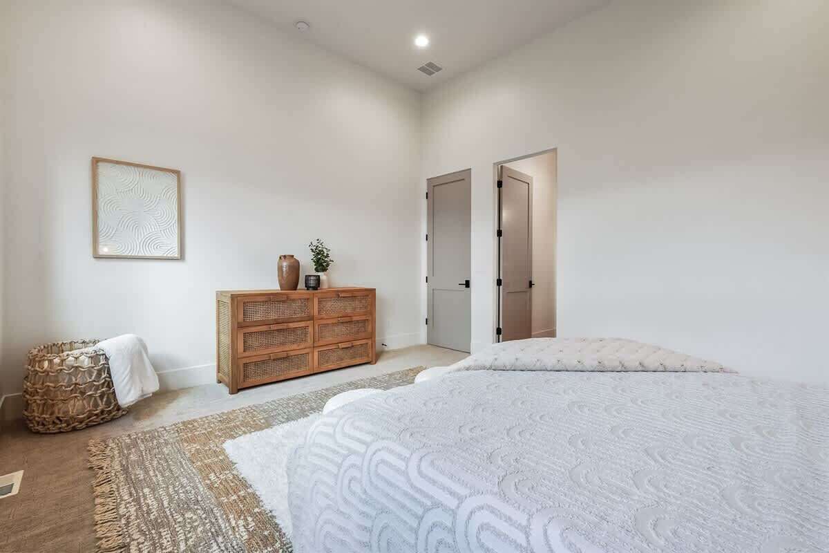 1 bedroom, iron/ironing board, travel cot, WiFi