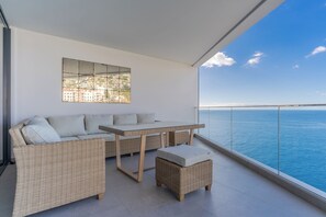 Condo conforto, sacada, vista para o mar | Sacada