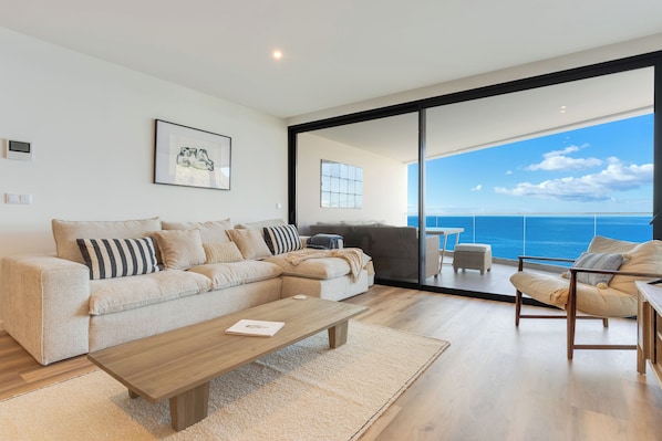 Comfort Condo, Balcony, Sea View | Living area | Flat-screen TV - Atlantic Heights (Camara de Lobos)