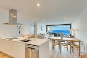 Interior - Atlantic Heights (Camara de Lobos)