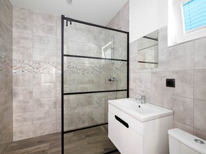 House | Bathroom - 2-bed Holiday Homes With Pool (Postomino)