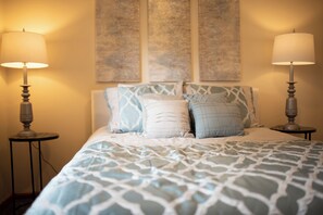 3 habitaciones, tabla de planchar con plancha, wifi y ropa de cama