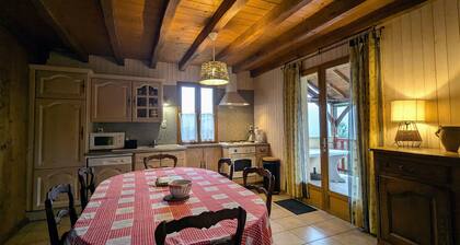Maison idéale au bord du lac avec jardin clos et parking privé, animaux admis