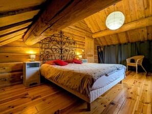 3 chambres, accès au Wi-Fi (inclus), literie fournie