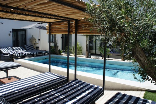 Walking distance to several beaches, Ferragudo village, supermarkets and Portimão.