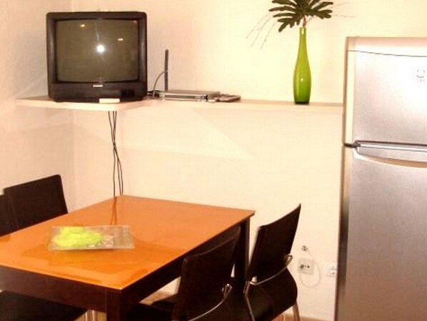 Dining - Denia - APCOSTAS Retiro Park II: Appartement 2 Chambres, Piscine, Climatisation, Parking Gratuit (Denia)