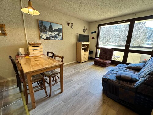 Studio for 4 pers at slopes' foot with south-facing balcony, parking
