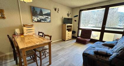 Studio for 4 pers at slopes' foot with south-facing balcony, parking
