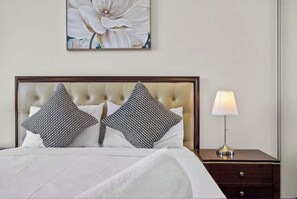 2 bedrooms, iron/ironing board, WiFi, bed sheets - Water View Two-Bedroom Apartment (Hurstville)