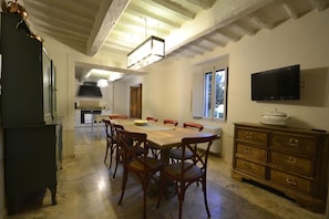 Dining - Belvilla by OYO Villa Torreone (Cortona)