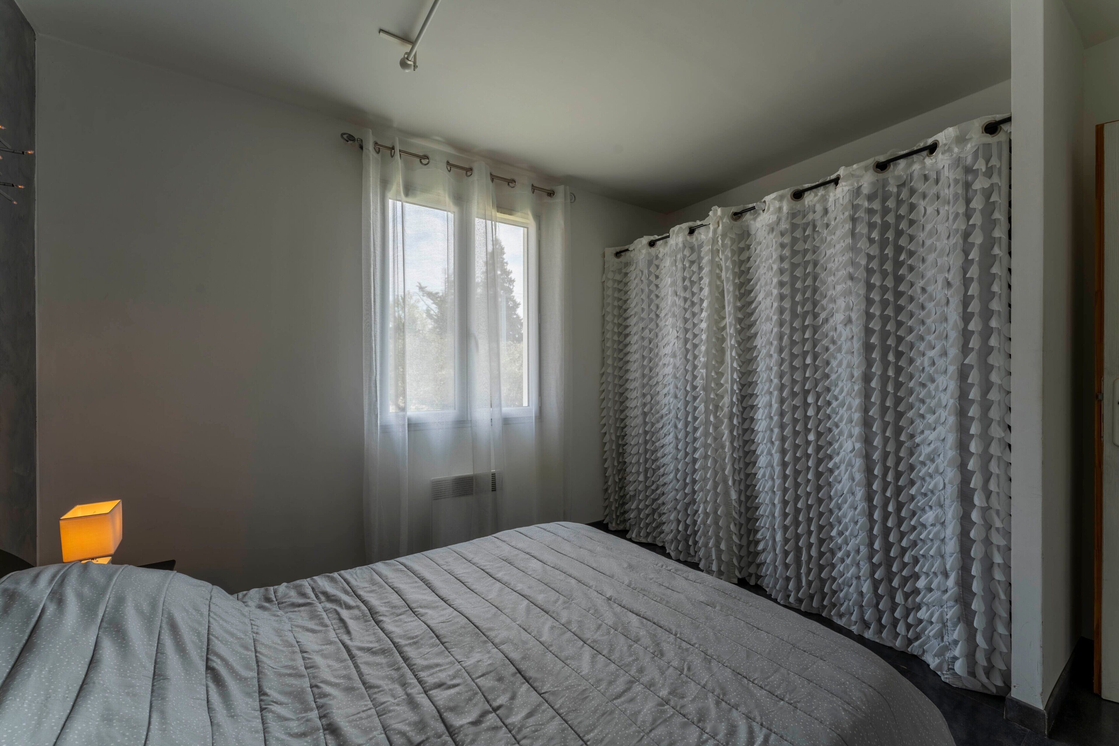 1 slaapkamer, een strijkplank/strijkijzer, gratis wifi, beddengoed