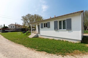 Exterior - Chalet in Provence with shared pool, Wi-Fi and air conditioning (Sorgues)