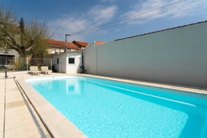 Pool - Chalet in Provence with shared pool, Wi-Fi and air conditioning (Sorgues)