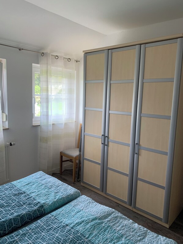 1 bedroom, WiFi, bed sheets