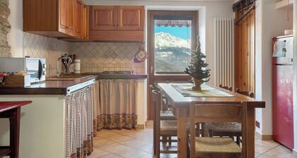 Ferienhaus 'Maison Cerise' mit Bergblick, Privatem Garten und Wi-Fi