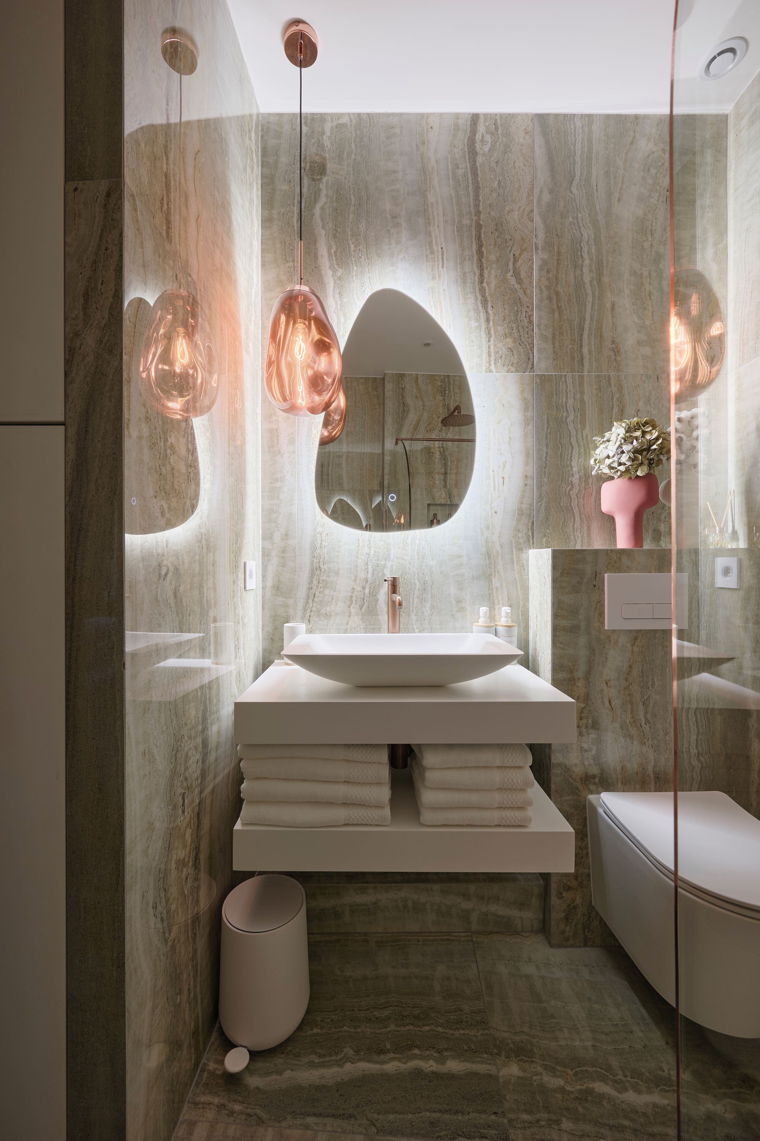 Apartamento Deluxe (Suite Jade) | Baño | Artículos de higiene personal gratuitos, secador de pelo y toallas