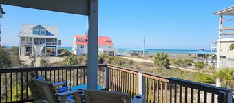 Gulf-side home with views of Gulf and easy access to Beach