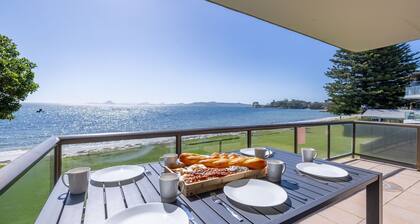 Boondelbah 4, 29 Soldiers Point Rd - waterfront bliss