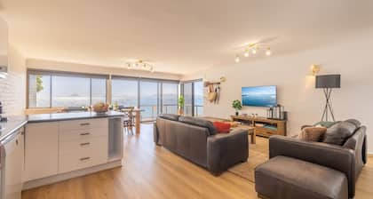 Boondelbah 4, 29 Soldiers Point Rd - waterfront bliss