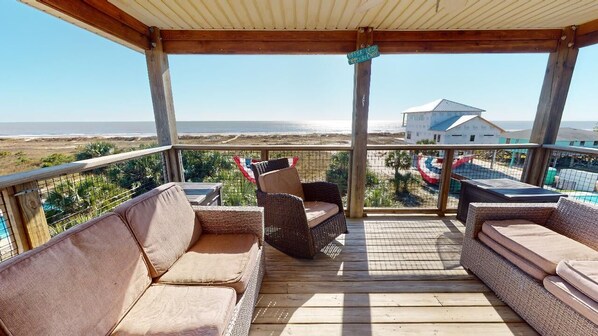 Property grounds - Gulf Front Home with community pool (Port Saint Joe)